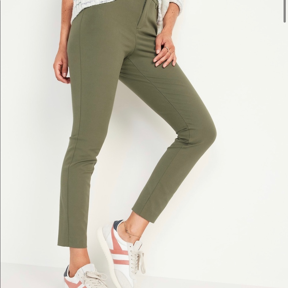 Old Navy High Waisted Pixie Pants Olive